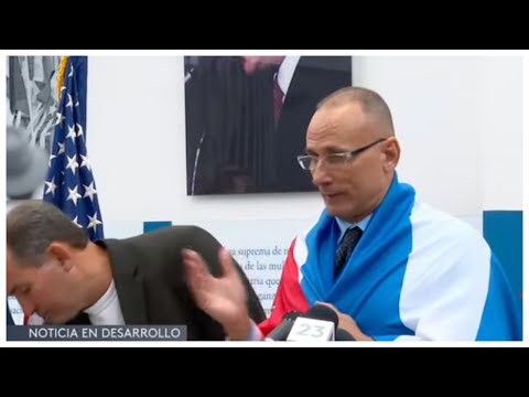 Thumbnail for Daniel Ferrer llega a Miami y ofrece declaraciones
