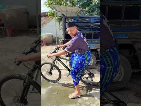 Thumbnail for Itu sepedaku jangan dipakai #fypシ #funny