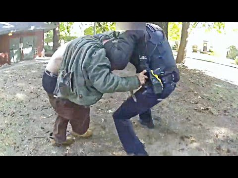 Thumbnail for Suspect Tries to Take Officer’s Gun During Struggle in Portland