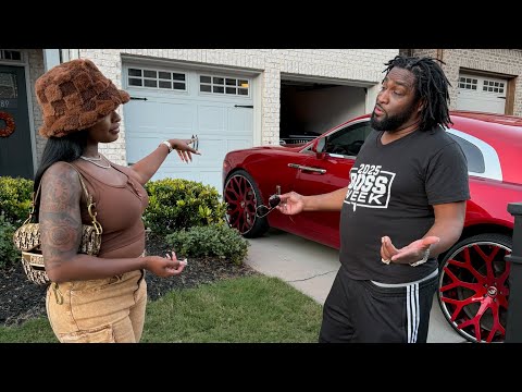 Thumbnail for Maggie sees Frank’s car and asks if Chase’s family is rich
