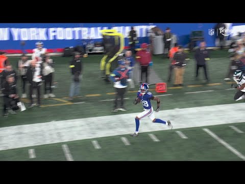 Thumbnail for Big play in the Big Apple! Giant INT nearly goes for TD in huge moment