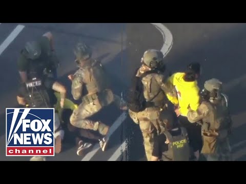 Thumbnail for 'VERY CONCERNING:' Former detective calls out Chicago PD for mishandling Anti-ICE protests