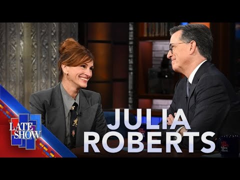 Thumbnail for Why Julia Roberts Wore "After the Hunt" Director Luca Guadagnino's Face On Her Sweater
